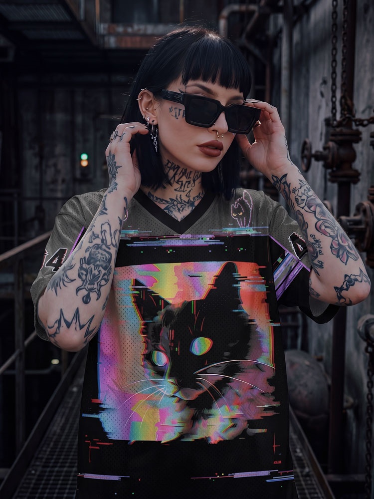 Street Fashion News - 2026 新しい北欧神話テーマスポーツファッション半袖 V ネックストリートビュー服神話ファンギフト Tシャツ