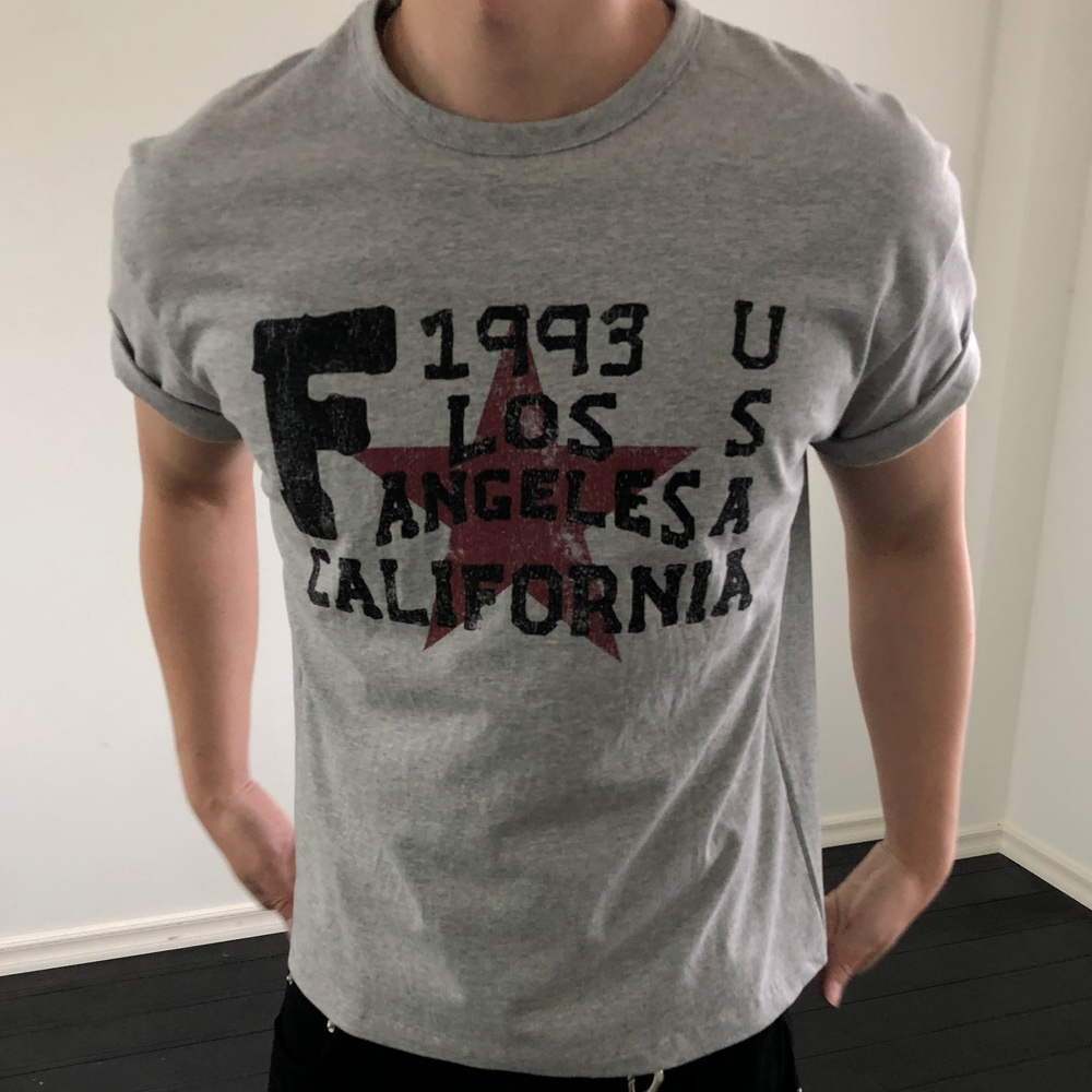 カリフォルニアプリントカジュアル新しいメンズとレディース T - Street Fashion California のレビューと価格