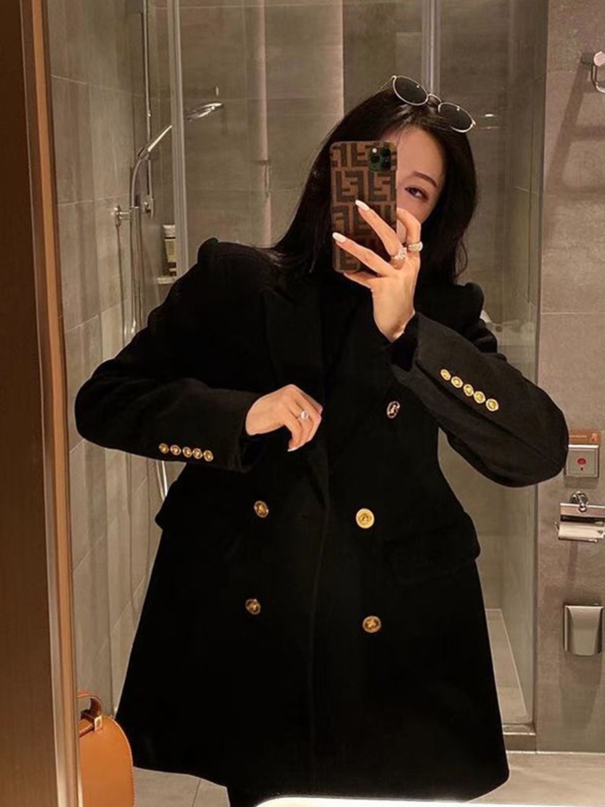 プラスサイズ女性向け、スリムに見せるスーツジャケット。高級感 - Street Fashion Girl のレビューと価格