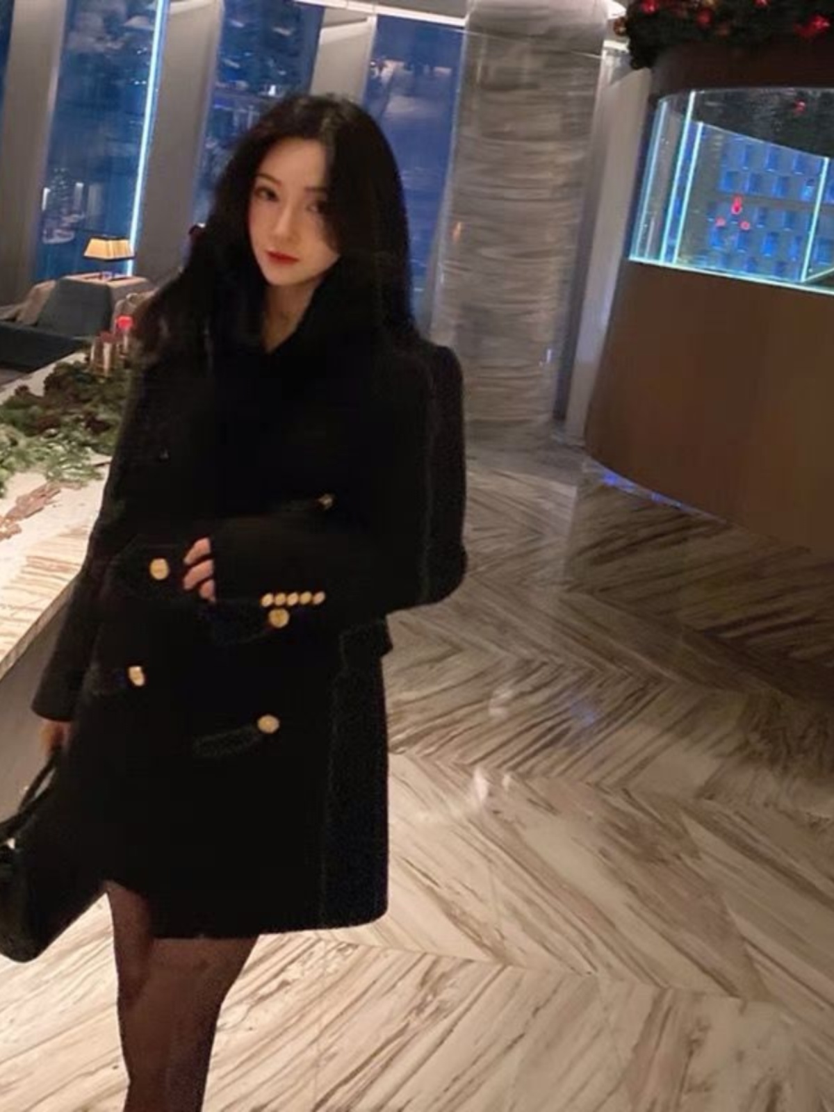 プラスサイズ女性向け、スリムに見せるスーツジャケット。高級感 - Street Fashion Girl のレビューと価格